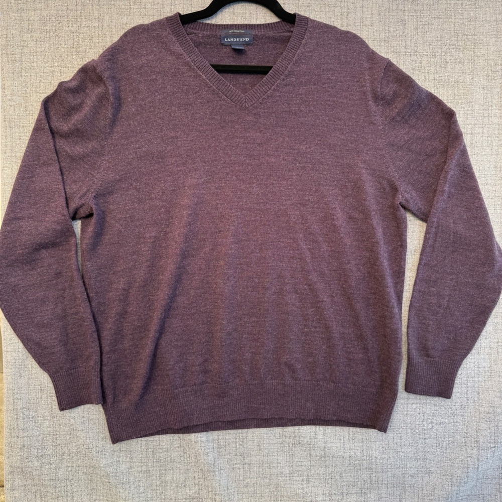 Lands End Mens Merino Wool V-Neck Sweater Purple Plum L 42-44 432075
